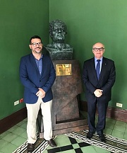 Sobre la reunión del Embajador con el Director del Teatro Popular Melico Salazar
